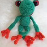 Frosch Fred auf dem Eisbärfell - von Kristina